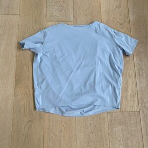 Lululemon Back in Action short sleeve, size 8